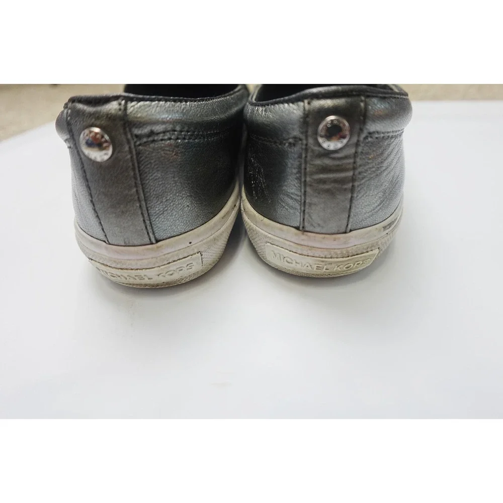 Michael Kors 8.5 M‎ Gray Silver Leather Loafer Flats Casual Slip Ons Metallic